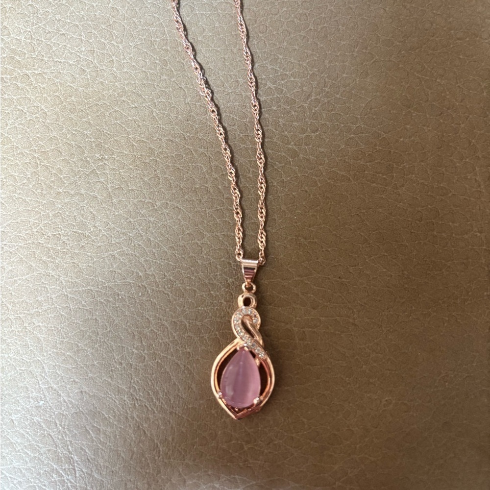 Elegant rose gold Pink Pendant Necklace - Picture 1 of 4
